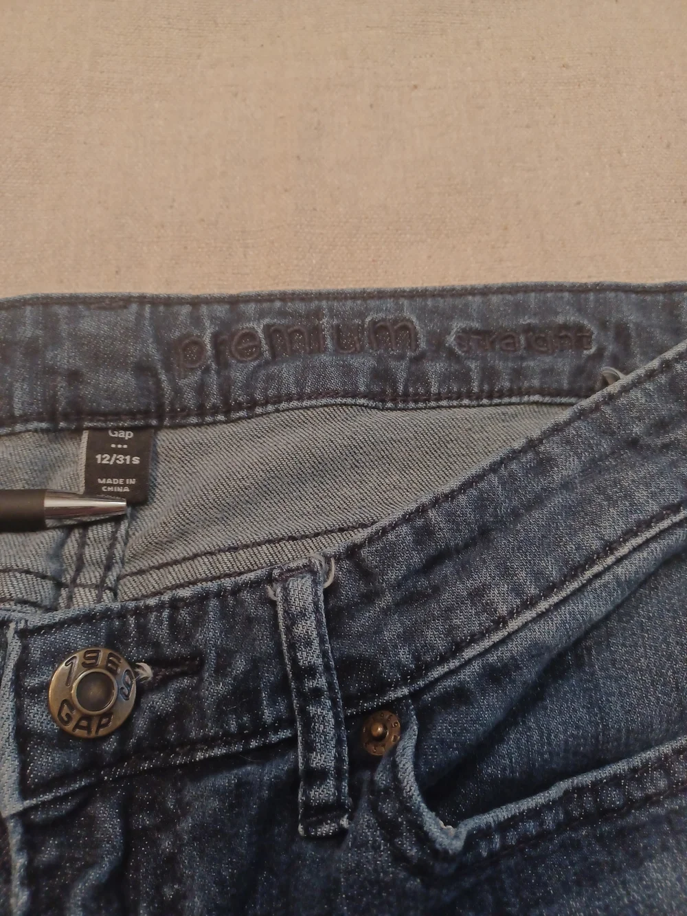 GAP Premium Straight Leg Jeans Women's Size 12/31 Short - Picture 2 of 8